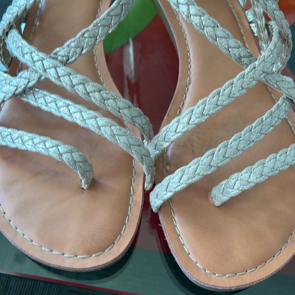 Carlos metallic light gold sandal size 8 1/2 - Picture 7 of 9